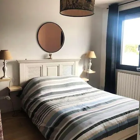 Maison 3 Etoiles Avec Ventilateurs Plafond Et Piscine, Proche De La Plage