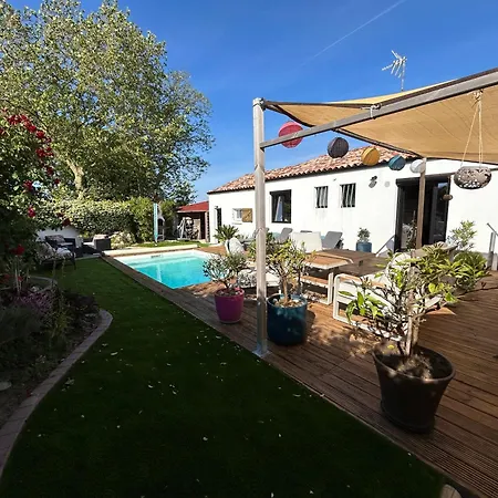 Feriehus Piscine Privee - La Chaume - A Velo - Maison 6 Personnes *