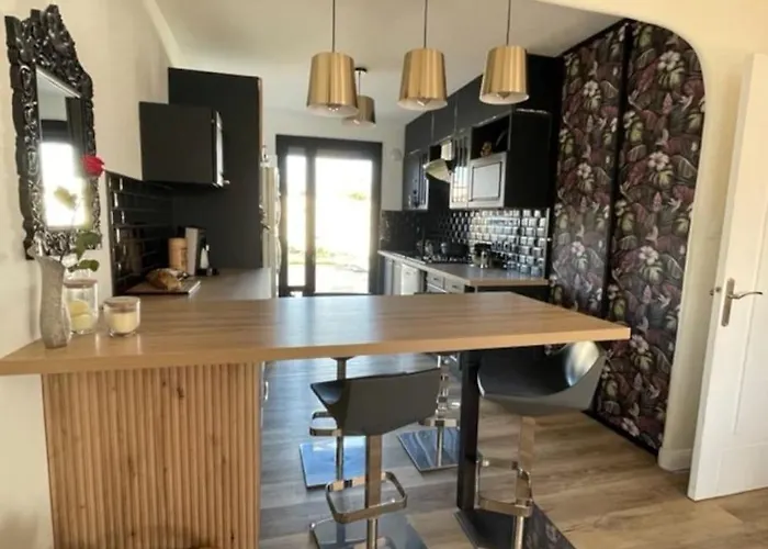 Maison Avec Piscine 3 Etoiles Proche De La 펜션 *